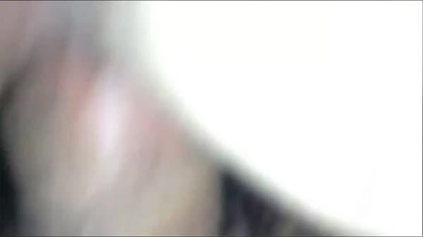 身材一流超漂亮的美女和男友开房拿起鸡巴就舔,主动坐在上面操